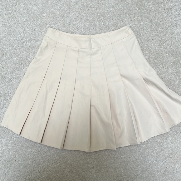 High Waist Solid Pleated Skirt Beige - Picture 7 of 9